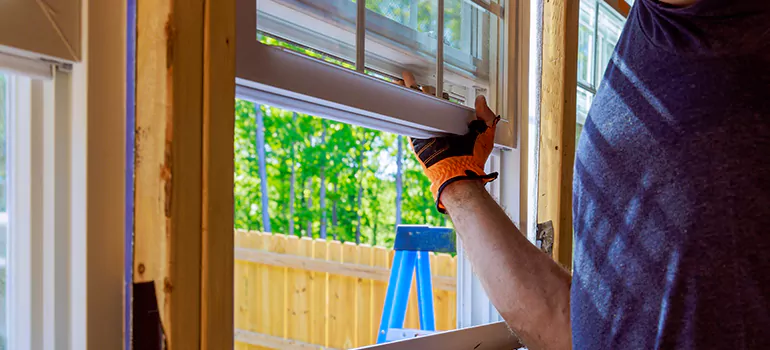 >Bay Window Curtain Rail Track in Pinellas Park, FL